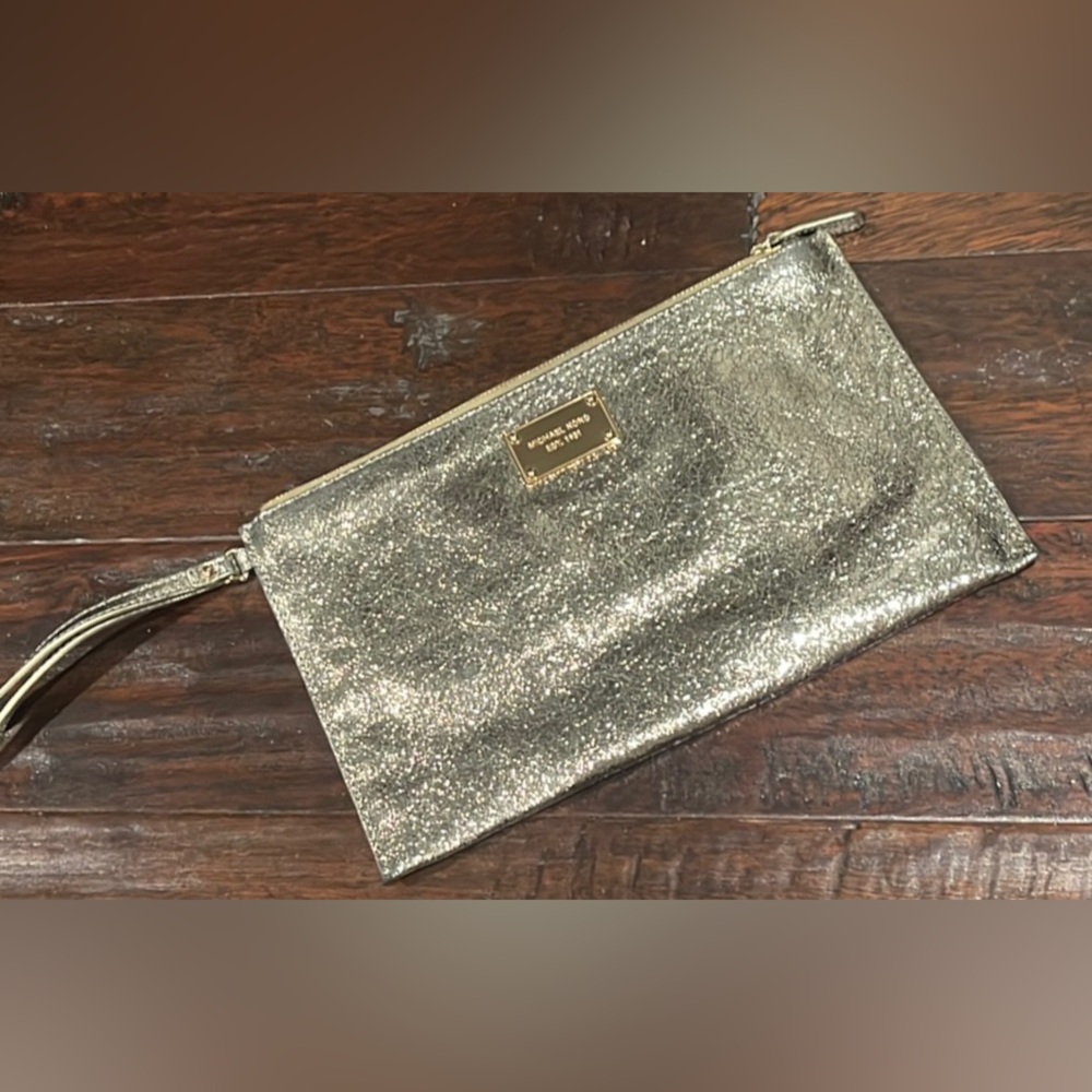 Gently Loved Leather Michael Kors Wrist Wallet Bag
